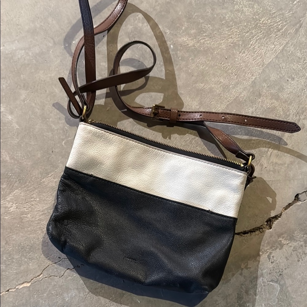 Fossil Black and White Crossbody Bag with Adjustable Strap